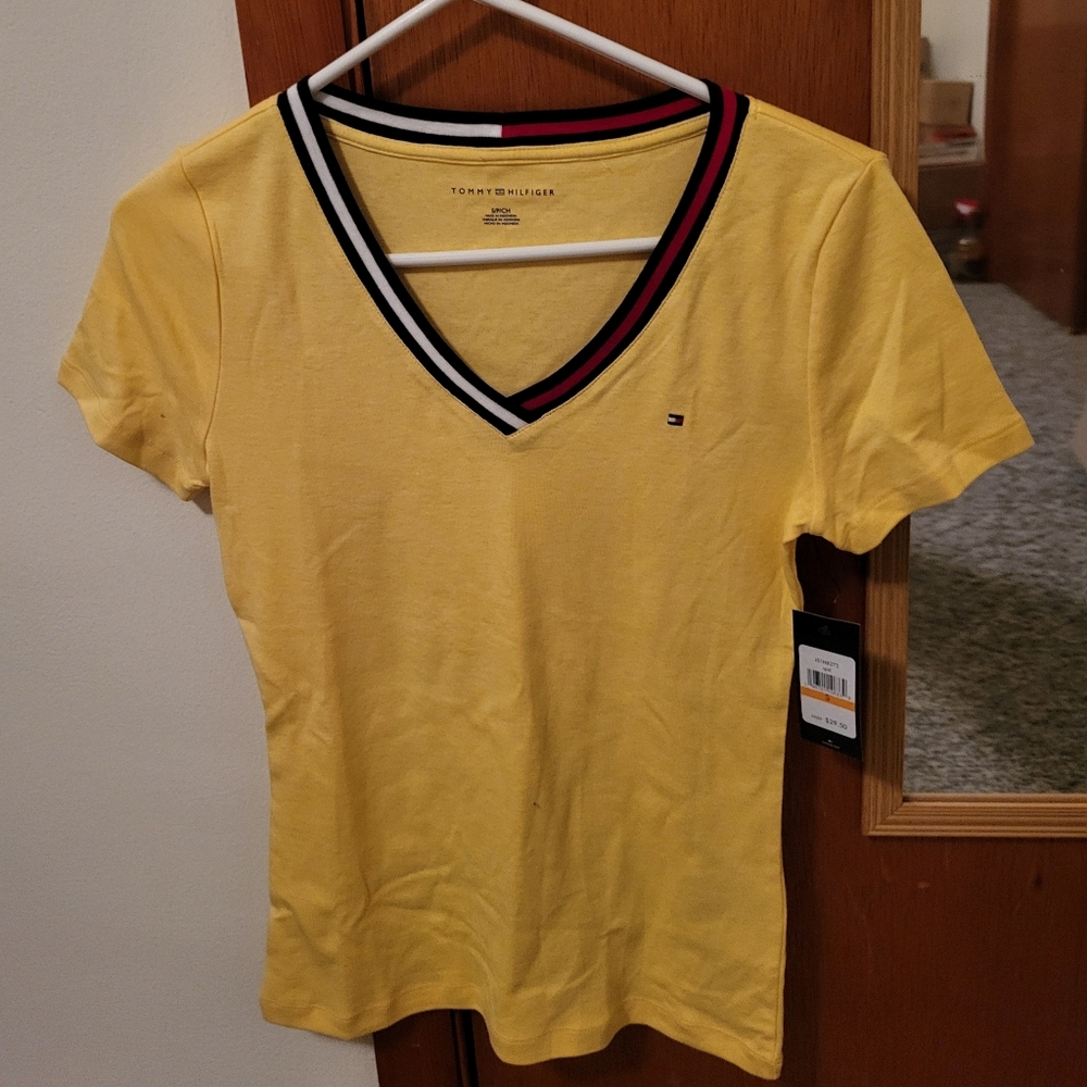 NWT Tommy Hilfiger Women's Yellow V-Neck Top Size S